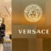 Prada voltooit overname Versace na maanden onderhandelen