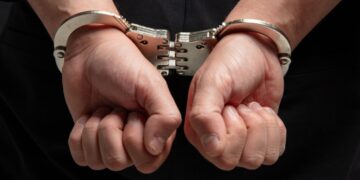 Voormalig internationale voetballer gearresteerd voor poging tot verkrachting.