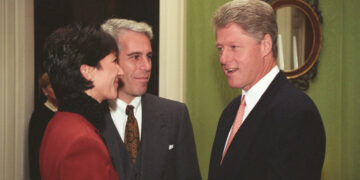 Bill Clinton doorbreekt stilzwijgen: regering-Trump verbergt bewijsmateriaal Epstein-foto’s