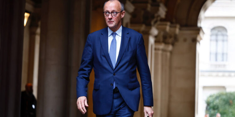 Amerikanen hoeven Europese democratie niet te redden, zegt Mertz