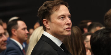 Elon Musk blijft rijkste man ter wereld – Wat hebben de 8 gemeen?