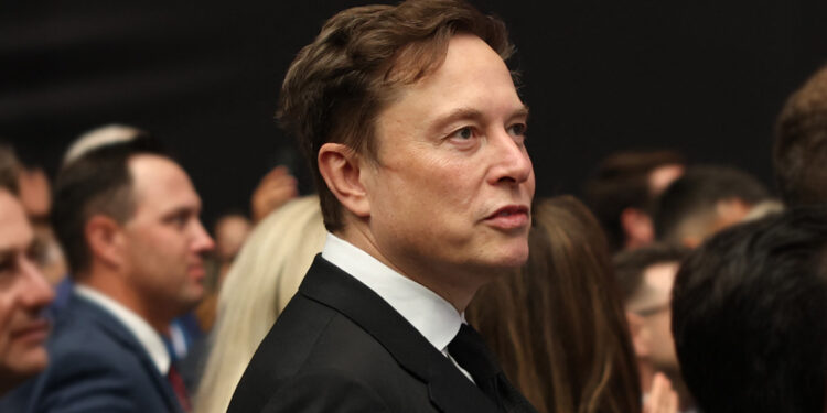 Elon Musk blijft rijkste man ter wereld – Wat hebben de 8 gemeen?