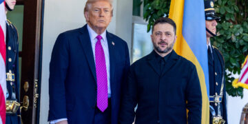 Zelensky’s kritische ontmoeting met Trump in Florida amid Russische bombardementen in Kiev