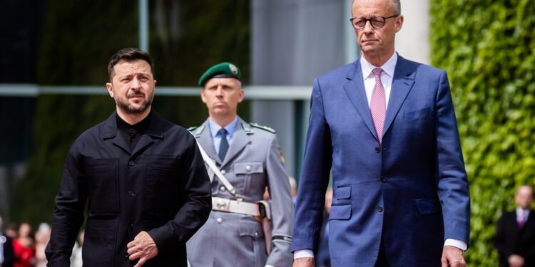 Duitsland en Oekraïne sluiten overeenkomst voor samenwerking in wapensystemen