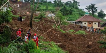 Dodelijke aardverschuiving in Indonesië: 7 doden, tientallen vermisten
