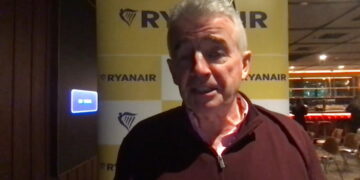 Ryanair-baas doet voorstel aan Musk in eigenaarschapsgeschil.