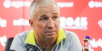 De strijd van Dan Petrescu tegen kanker: een legende vecht voor zijn leven