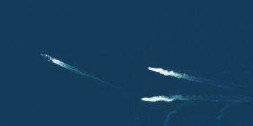 Griekse microsatellieten spotten “Kimon”-fregat vanuit de ruimte