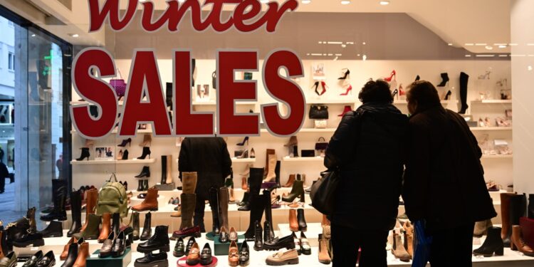 Winteruitverkoop: vandaag geopend op eerste zondag van het seizoen