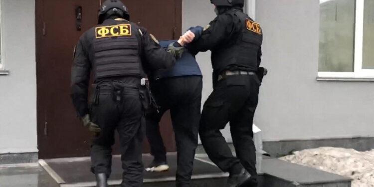 Moskou zet Britse diplomaat uit voor spionagebeschuldigingen