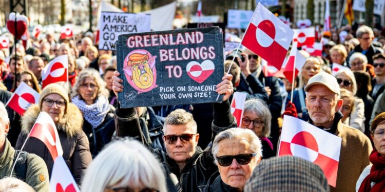 Alleen Denemarken en Groenland hebben volledige zeggenschap over grondgebied