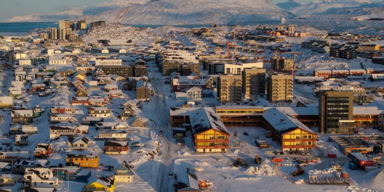 Trump deelt bericht van Macron over Groenland.