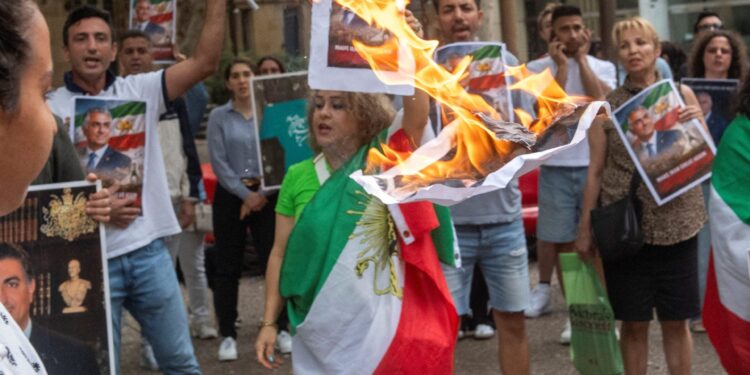 Trumps Iran-dilemma en Israëls plannen: een geopolitieke puzzel.