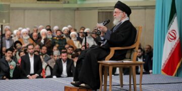 Parlement waarschuwt voor jihad bij aanval op ayatollah Khamenei