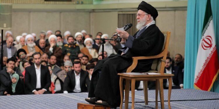 Parlement waarschuwt voor jihad bij aanval op ayatollah Khamenei