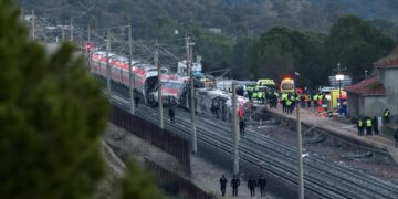 Mogelijke oorzaak dodelijk treinongeluk: scheur in spoor in Spanje
