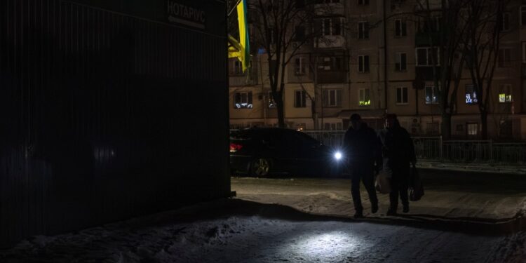 Grote delen van Kiev zonder stroom na Russische aanvallen
