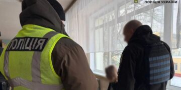 Tiener steekt leerling en leraar neer op school in Kiev