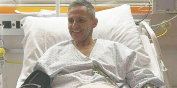 Heldhaftige vader redt jongeren uit dodelijke bosbrand.