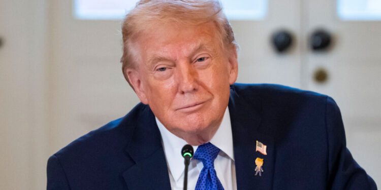 Trump wil Groenland veroveren en roept NAVO op tot samenwerking