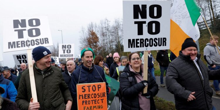 Boeren opgeofferd voor auto-industrie in EU-Mercosur deal.