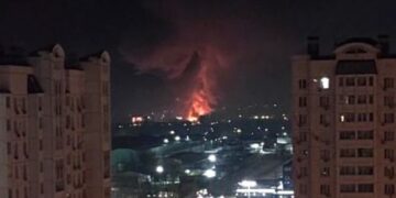 Drone-aanval uit Oekraïne verwondt 4 mensen en veroorzaakt brand in Rastov, Rusland