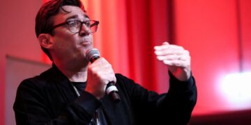 Andy Burnham krijgt 24-uurs ultimatum over toekomst bij Labour