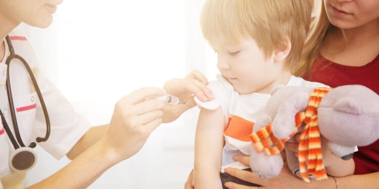 Kinkhoestvaccinatie nu beschikbaar op NHS