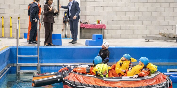 Kemi Badenoch kiest ongelukkige locatie voor bezoek Aberdeen na recente overgang.