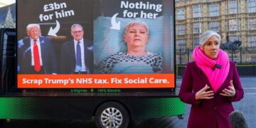 Starmer beschuldigd van omleiden NHS-geld om Trump te sussen.