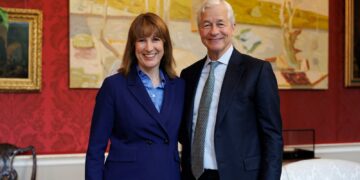 JP Morgan topman nodigt Reeves uit voor jaarlijkse Davos-top