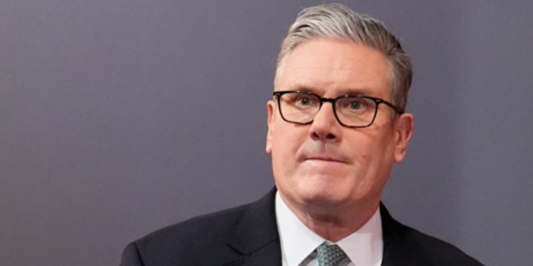 Starmer’s toekomst in gevaar door crisis dichter bij huis