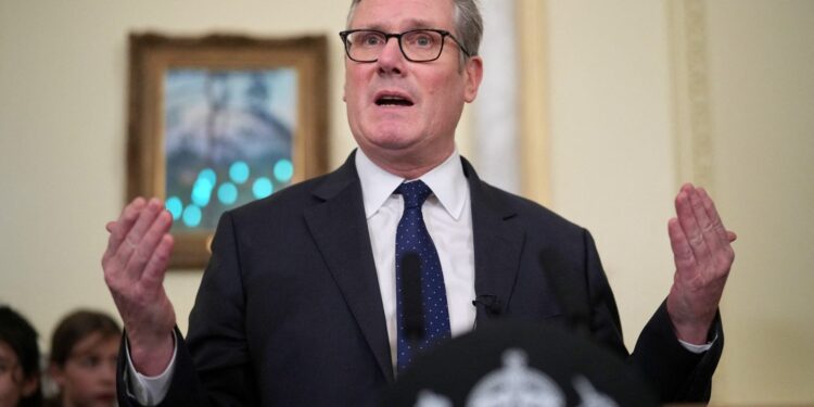 Starmer: X voldoet aan Britse wet deepfakes met Grok AI