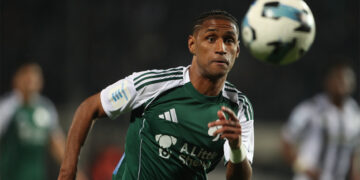 Tete neemt afscheid van Panathinaikos-spelers en vertrekt naar Brazilië.