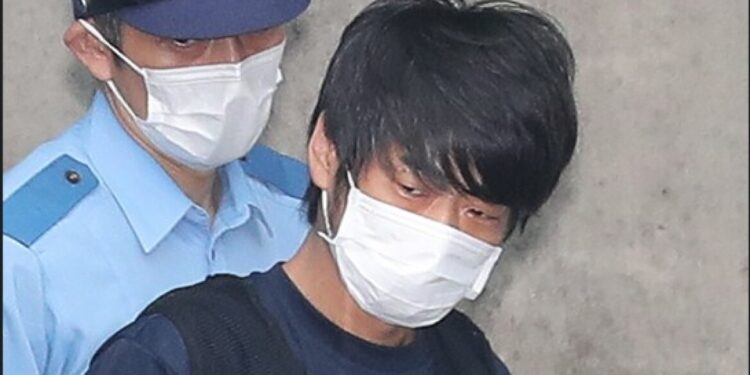 Moordenaar voormalig premier Shinzo Abe krijgt levenslang in Japanse rechtbank