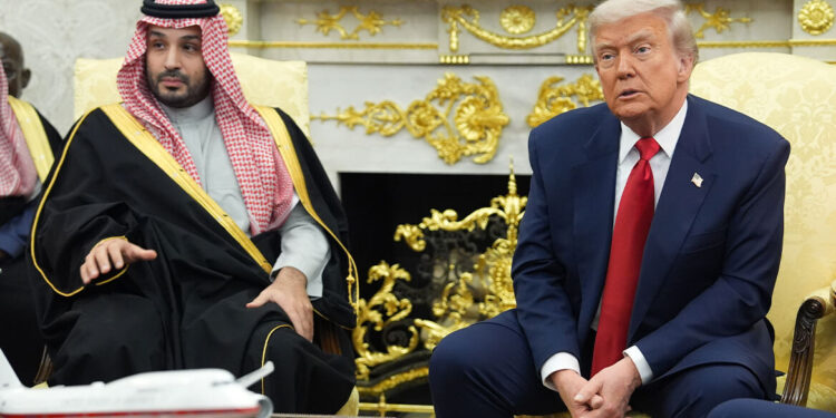 Golfstaten vragen VS niet aan te vallen, Saoedi-Arabië handhaaft gesloten luchtruim Washington