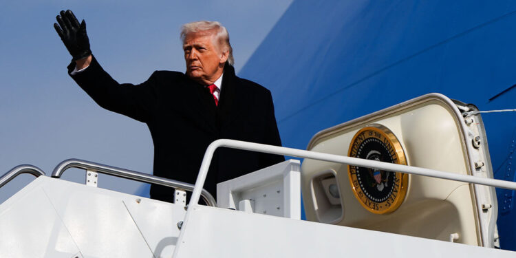 Trump dreigt Groenland te verwerven als Europeanen weigeren, live meekijken met gesprekken