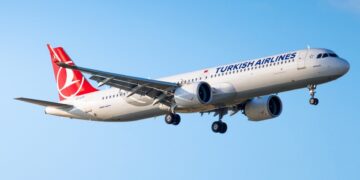 Turkish Airlines vlucht veilig geland in Barcelona met begeleiding van gevechtsvliegtuigen