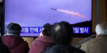 Noord-Korea vuurt ballistische raketten af in Japanse Zee