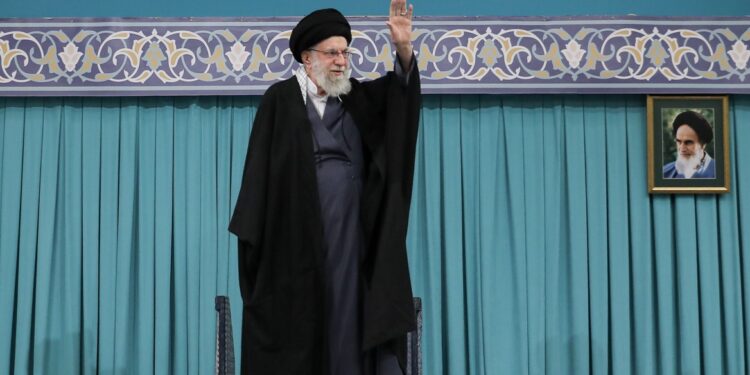 Khamenei beschuldigt Trump van doden en verwoestingen in Iran