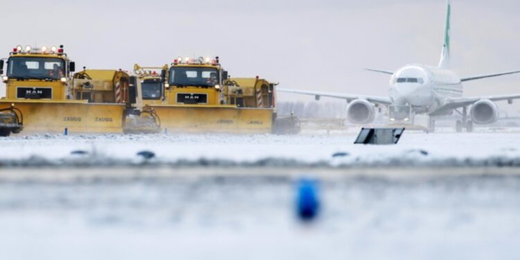 Chaotische situatie door extreme weersomstandigheden in Nederland