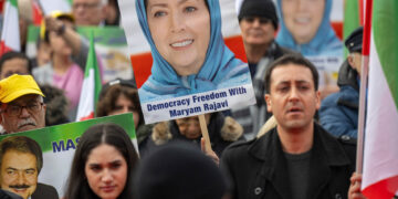 De toekomst van Iran: Mariam Rajavi als kant-en-klare oplossing