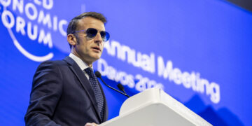 Macron vraagt NAVO om militaire oefening in Groenland te houden