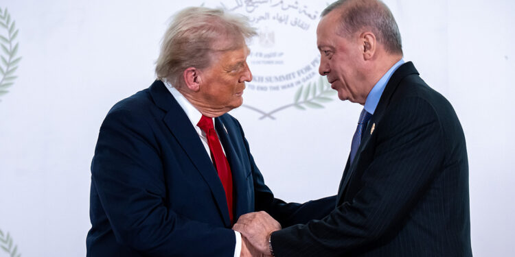Trump en Erdogan bespreken Syrië, Gaza en IS: telefoongesprek onthult internationale zorgen.