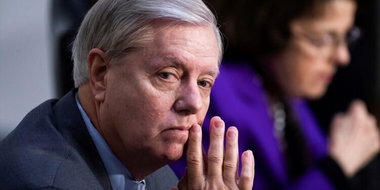 Lindsey Graham ongerust over blokkade aanval op Iran door Trump-adviseurs