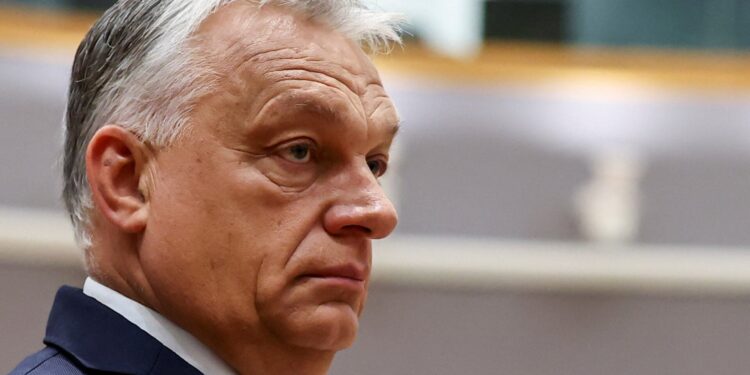 Orbán dreigt met afsluiten stroom Oekraïne