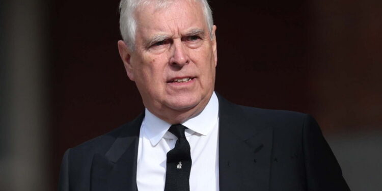 Minister van Handel eist aftreden Prins Andrew: arrogant en onbekwaam.