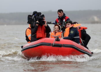 Zware regenval leidt tot evacuatie van 3.000 mensen in Portugal.