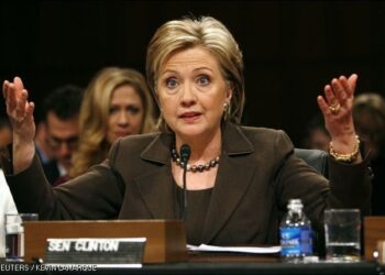 Clinton eist beëdigde verklaring Trump over Epstein-schandaal