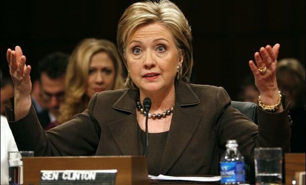 Clinton eist beëdigde verklaring Trump over Epstein-schandaal